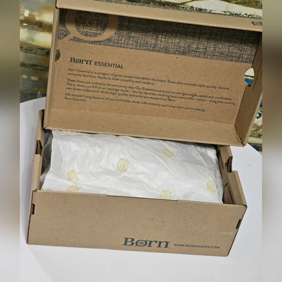 Born Seana Distressed clogs - Picture 12 of 16